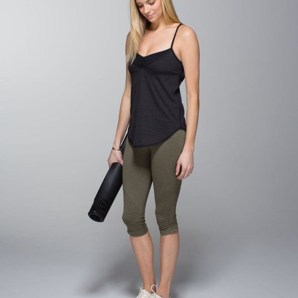 Lululemon Roll Out Tank - size 6, Black with mini stripe - Picture 3 of 10